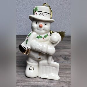 Lenox 2019 Snowman Figurine Annual Christmas Ornament Shoveling Frosty Snow